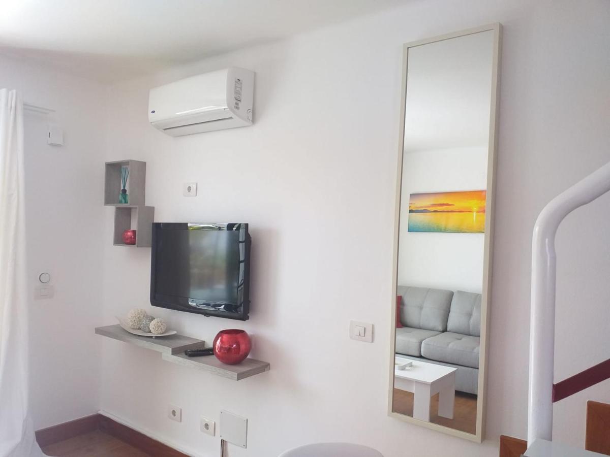 Apartment Duplex -The Sunny Hut - Swimming Pool - Free Wifi & Ac- Residence Las Marinas بويرتو ذيل كارمين المظهر الخارجي الصورة
